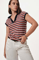 CONTRST COLLAR T-SHIRT