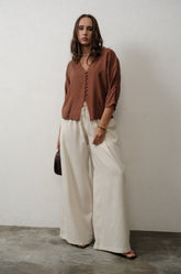 V-NECK DOLMAN SLEEVE BLOUSE - BROWN