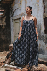 GATHERED STRAPPY MAXI DRESS - NAVY PRINTED