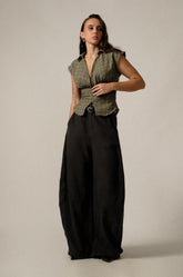 EXTENDED SHOULDER V-NECK TOP
