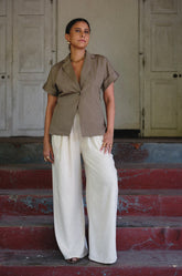 RELAXED SHORT SLEEVE TAILORED TOP - KHAKI