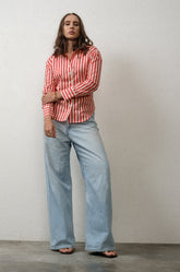 WAIST CINCHING BACK TIE DETAIL SHIRT