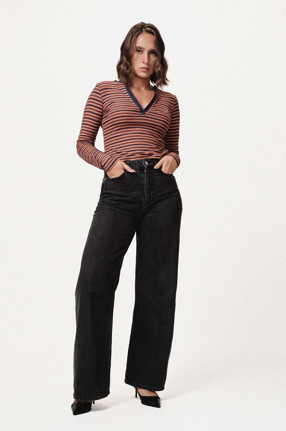 CONTRAST DETAILED LONG SLEEVE TOP