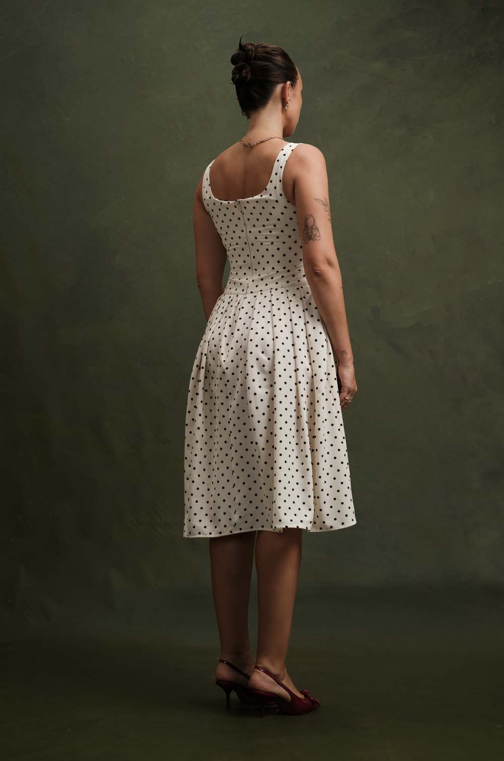 SCOOPED NECK MIDI DRESS