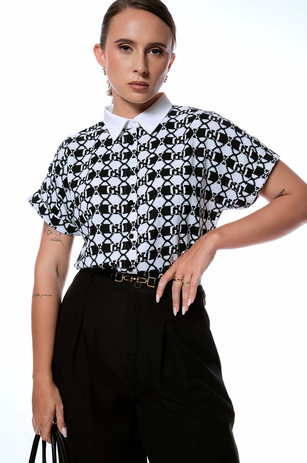 CONTRAST COLLAR PRINTED TOP