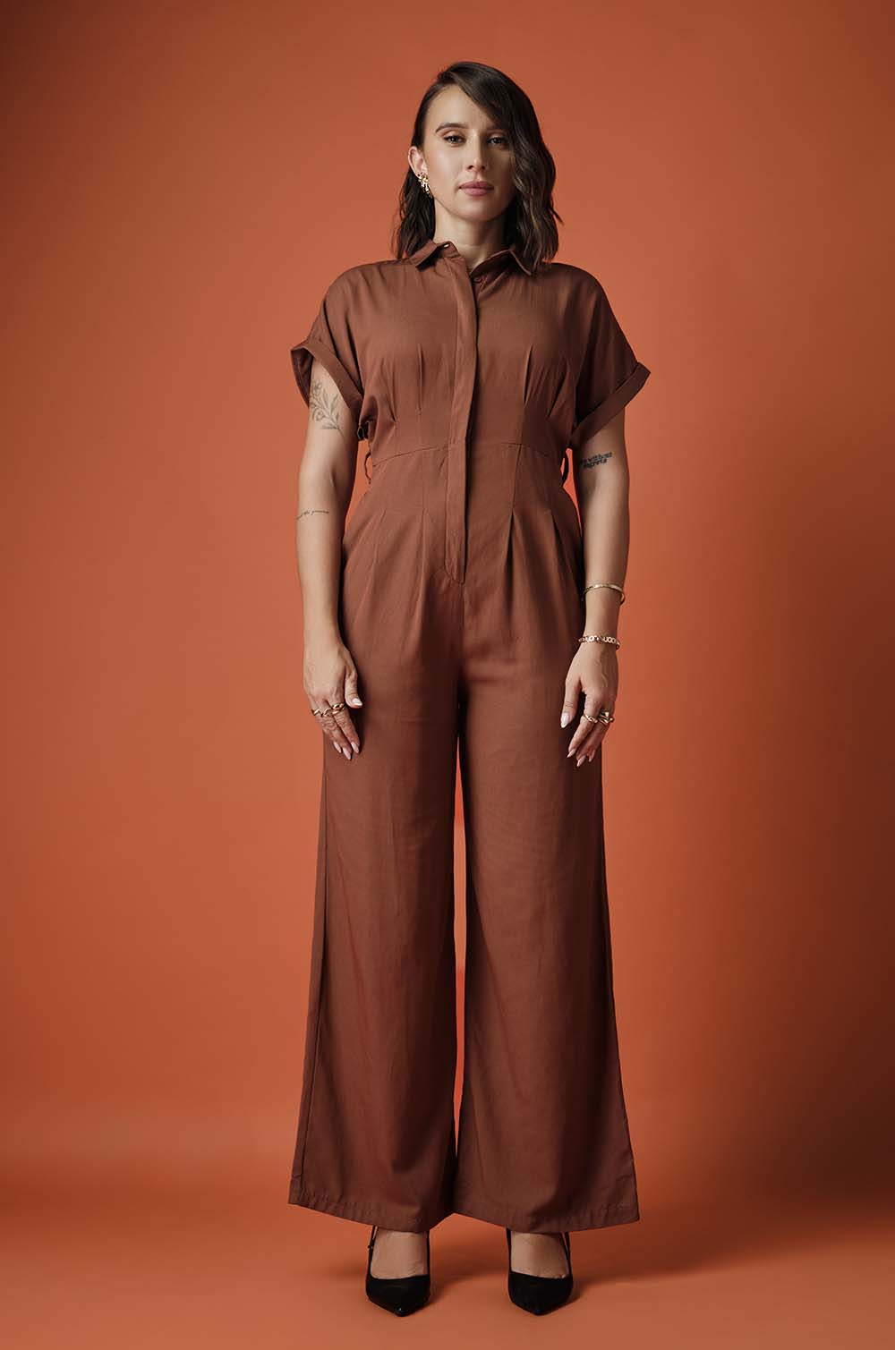 CINCHED WAIST JUMPSUIT - BROWN