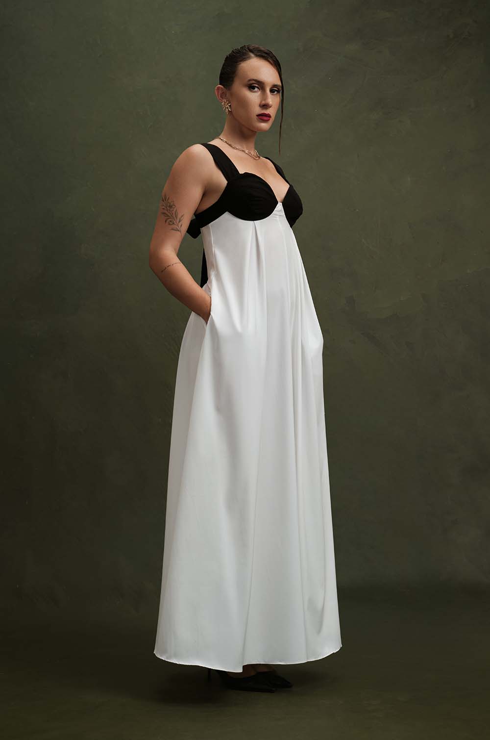 CONTRAST DETAILED MAXI DRESS