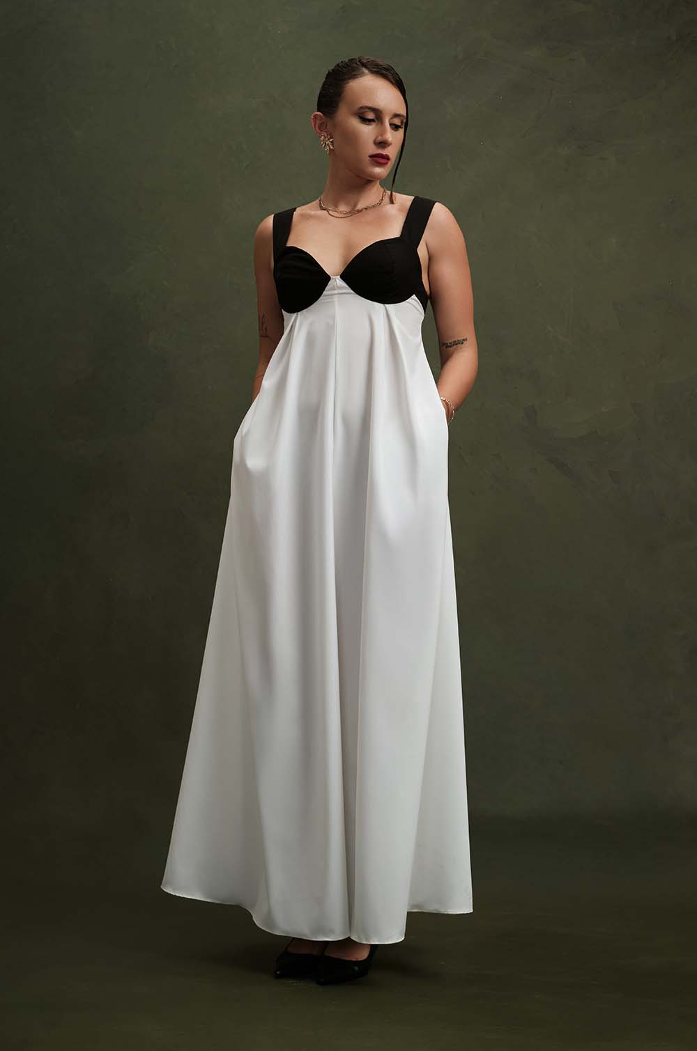 CONTRAST DETAILED MAXI DRESS