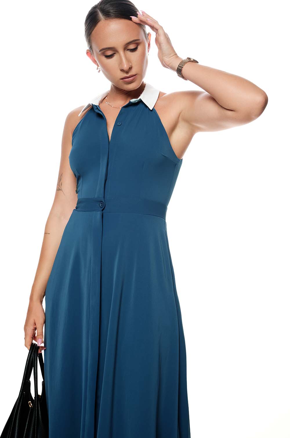 CONTRAST COLLAR MAXI DRESS