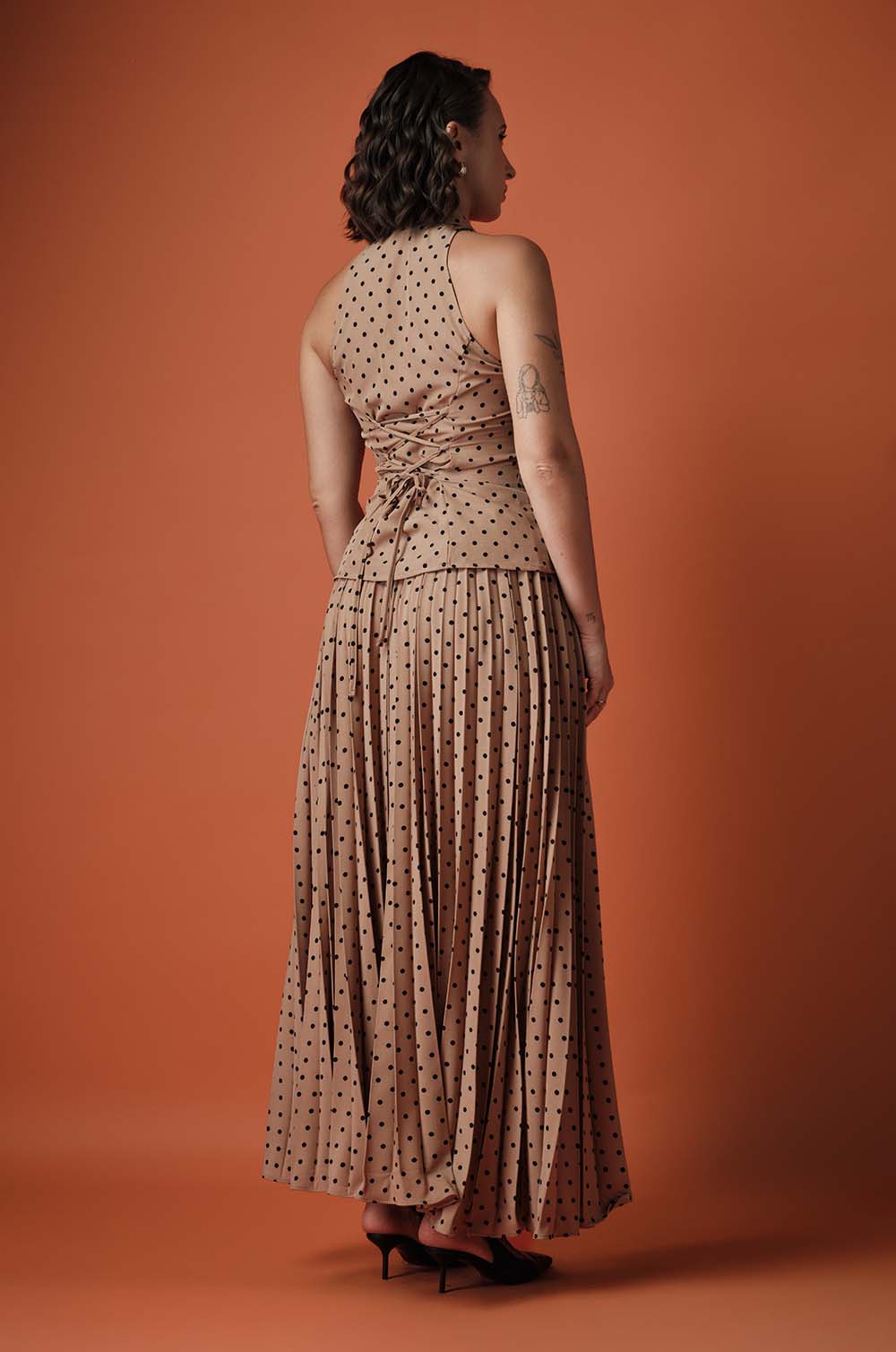 PLEATED MAXI SKIRT - BROWN
