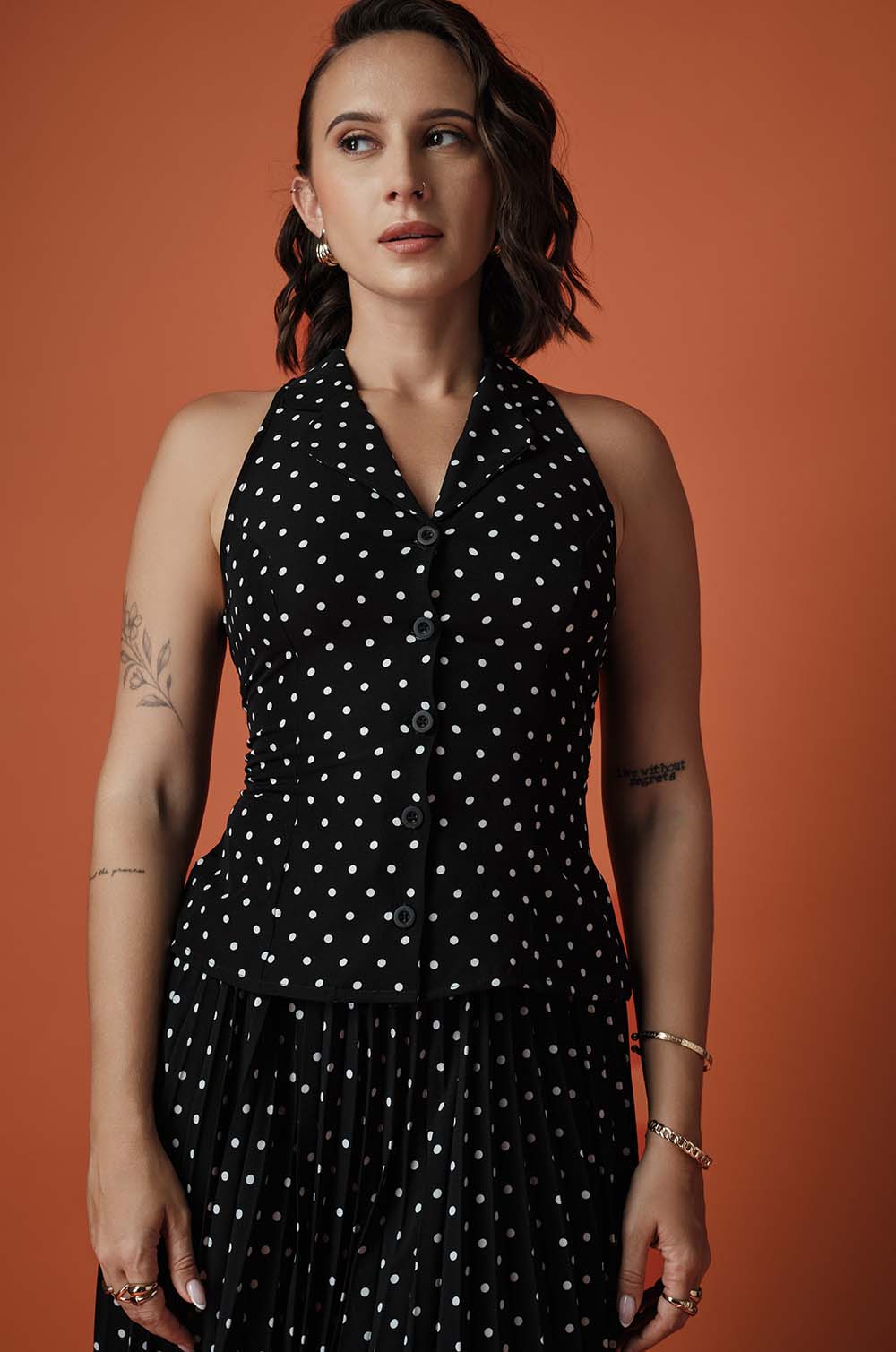 CINCHED WAIST SLEEVELESS TOP - BLACK