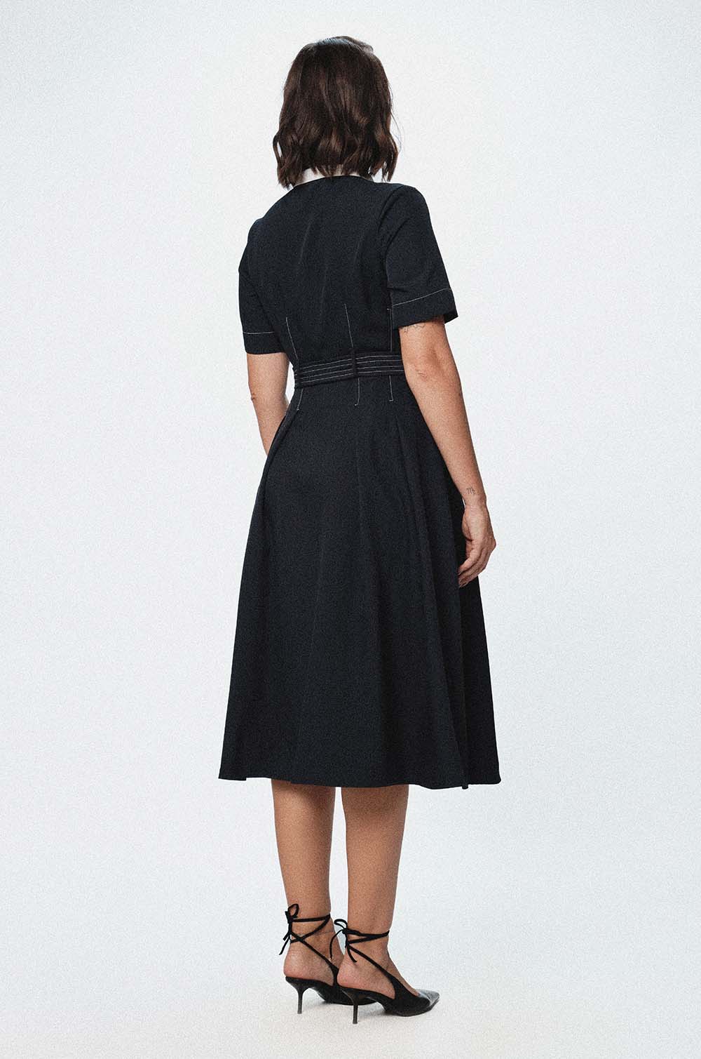 CONTRAST COLLARED DRESS