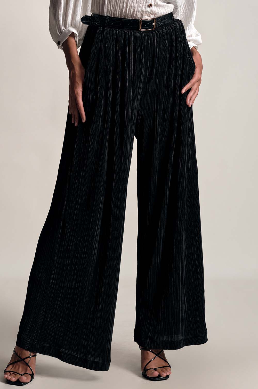 Voluminous Textured Pants