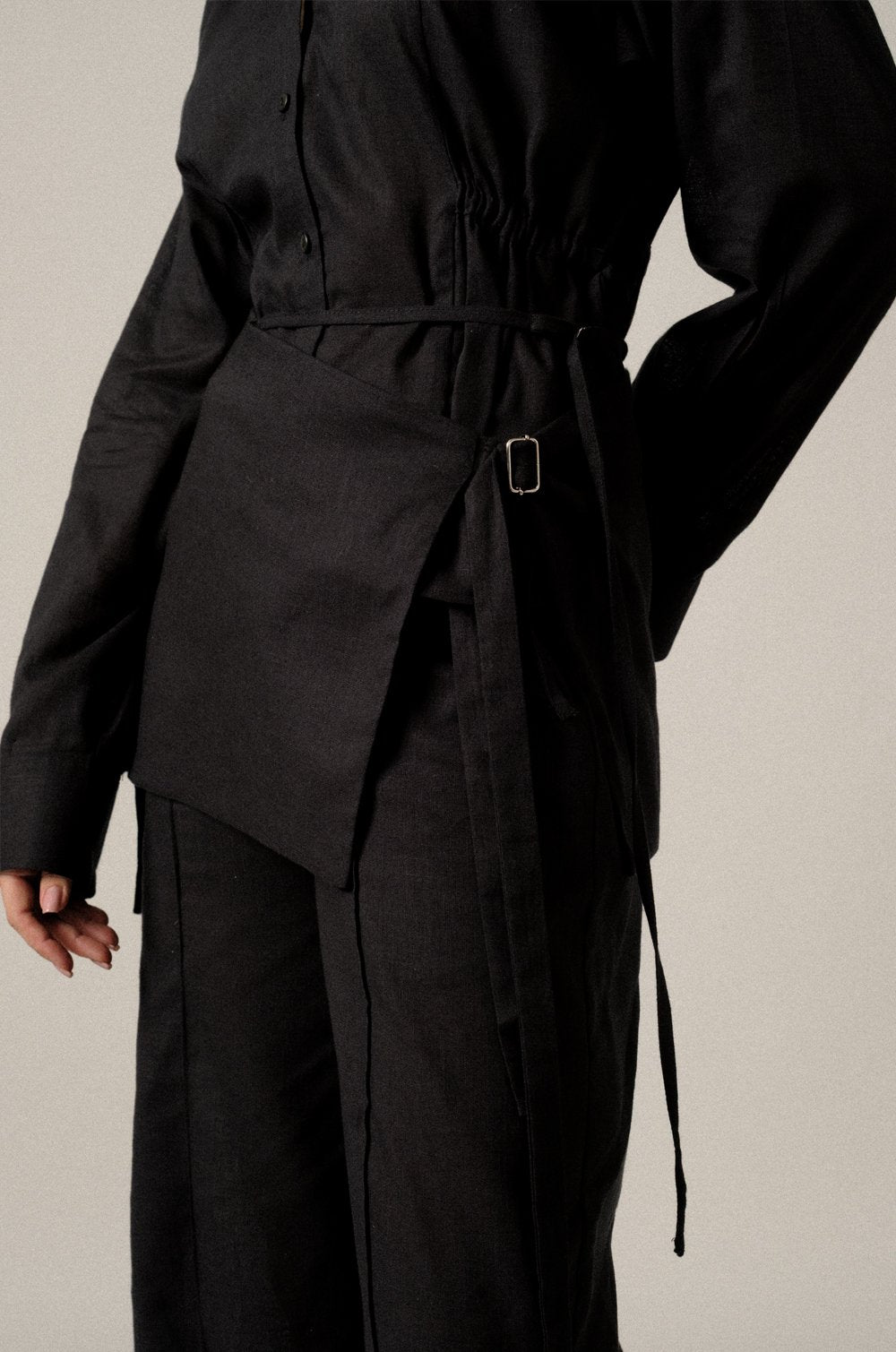 LINEN OVERLAY SKIRT - BLACK