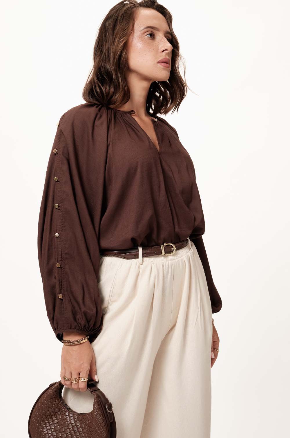 SLEEVE DETAILED TOP - BROWN