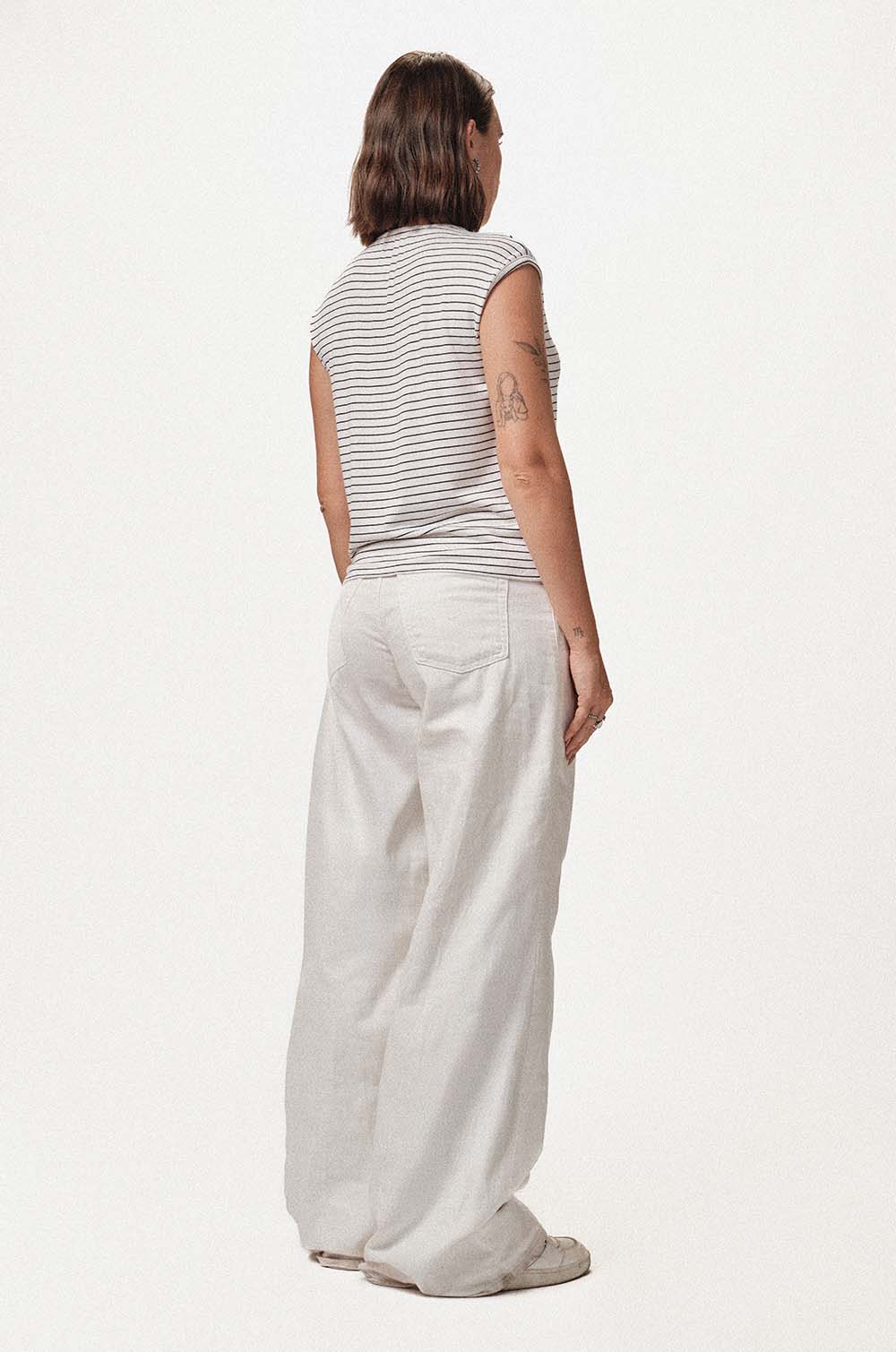 EXTENDED SLEEVE T-SHIRT - WHITE STRIPE