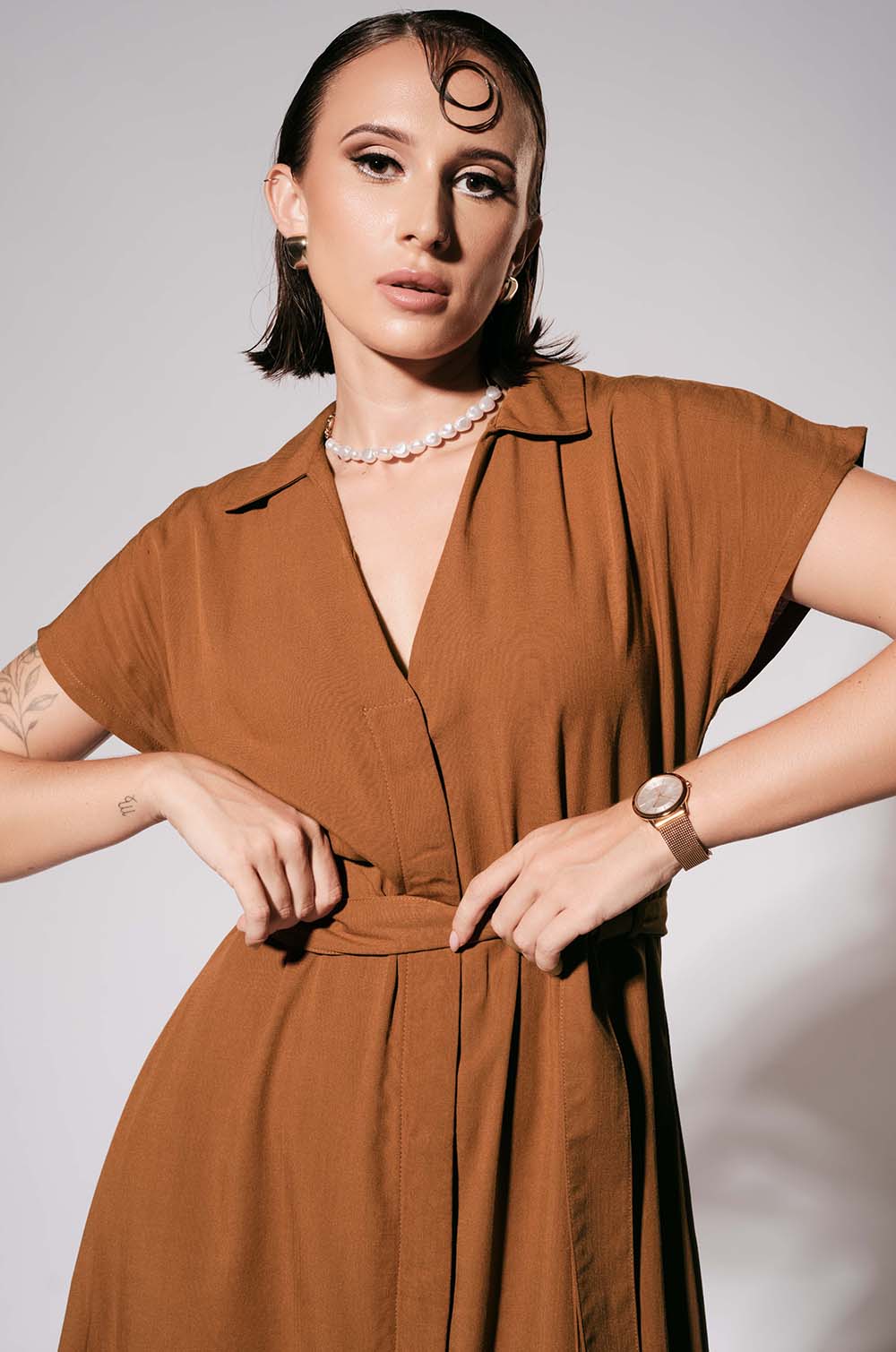 Extended Shoulder Midi Dress Brown