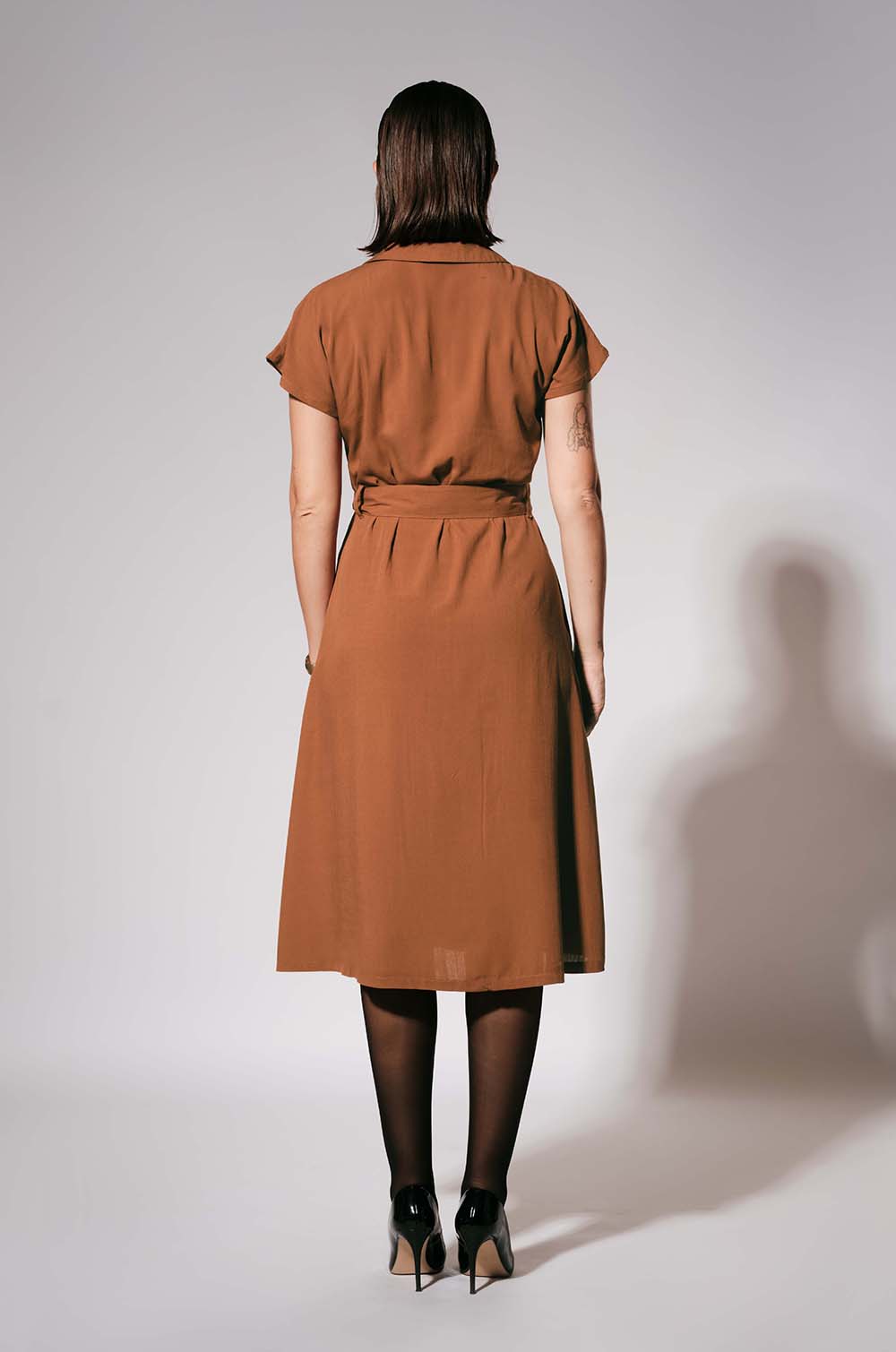 Extended Shoulder Midi Dress Brown