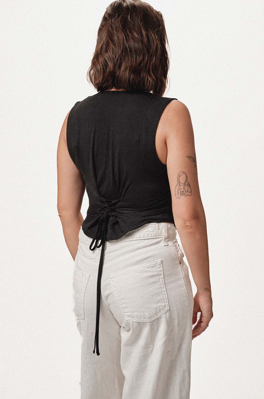 NECK DETAILED TOP