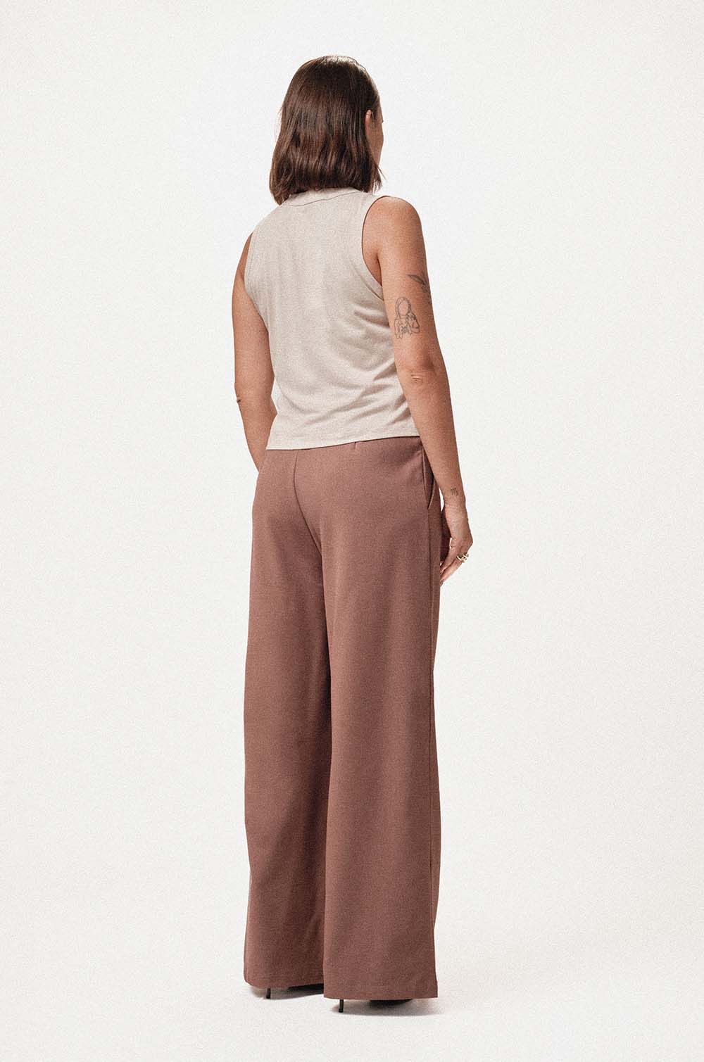 PULL ON VEST