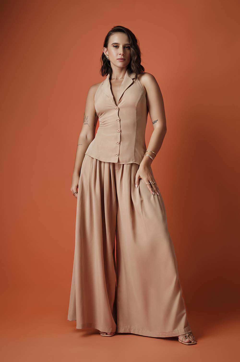CINCHED WAIST SLEEVELESS TOP - BEIGE