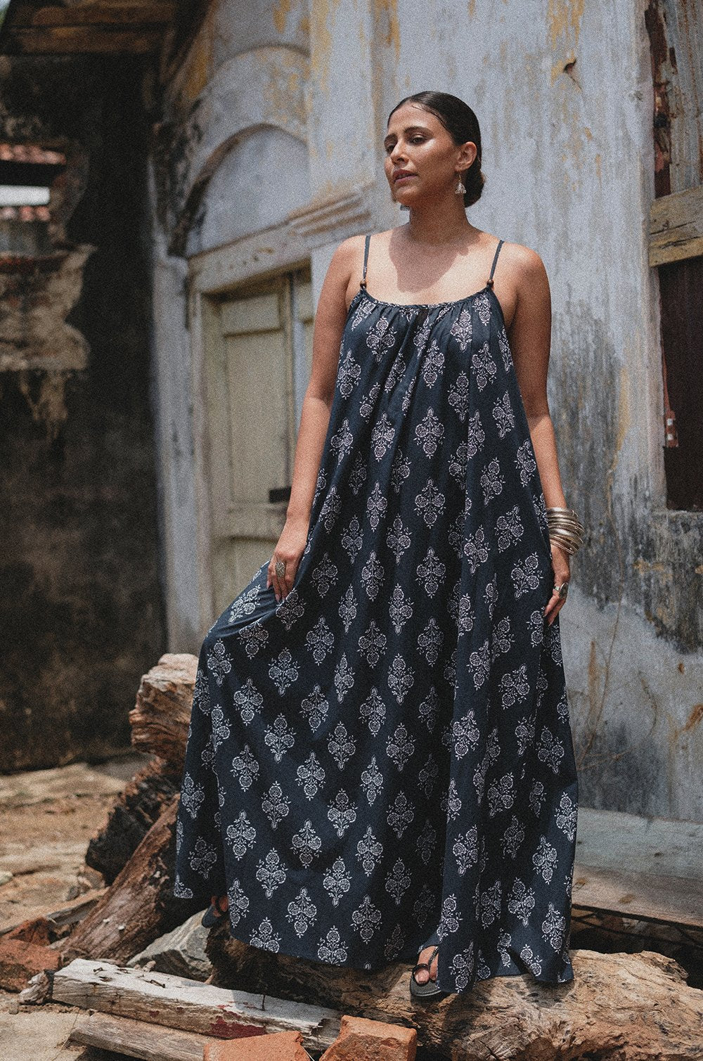 GATHERED STRAPPY MAXI DRESS - NAVY PRINTED