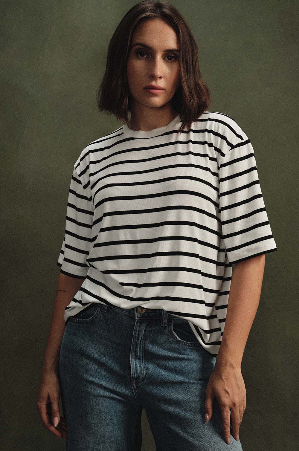 CONTRAST COLLAR T-SHIRT