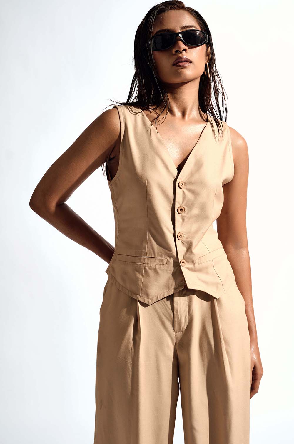 Sleeveless Vest - Beige