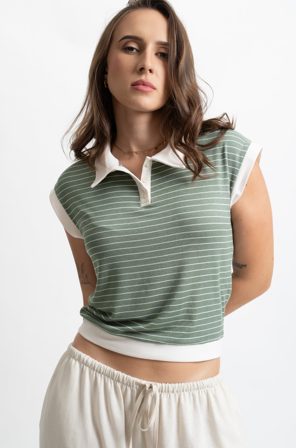 BUTTON UP SLEEVELESS VEST