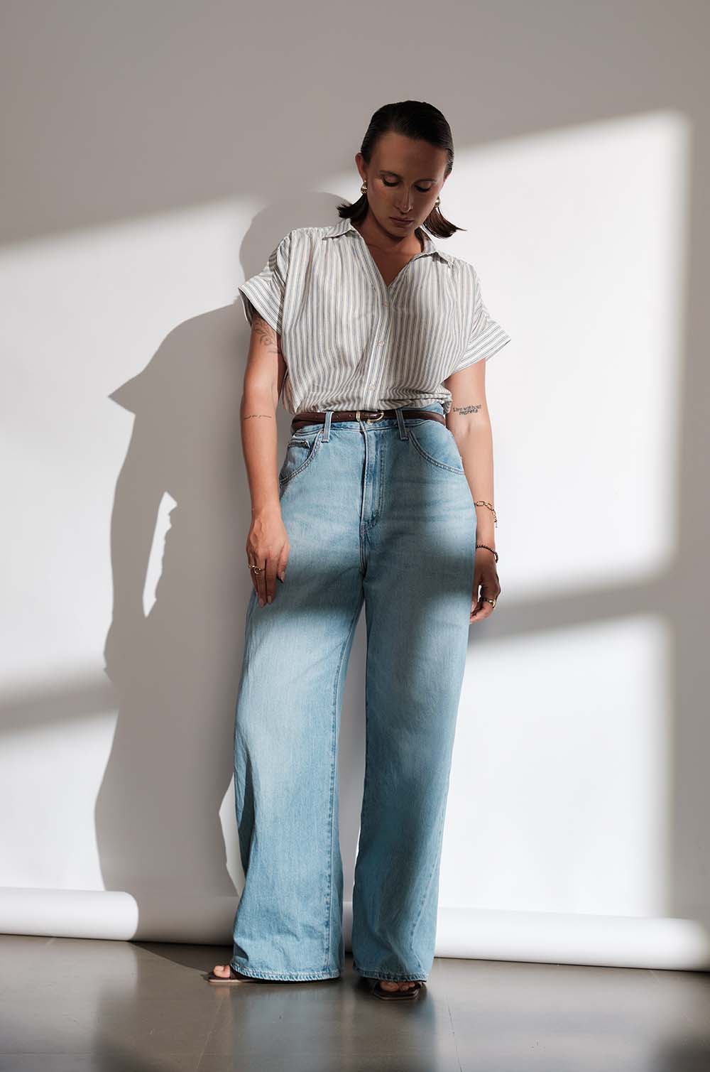 GATHERED SHOULDER STRIPED TOP - BLUE