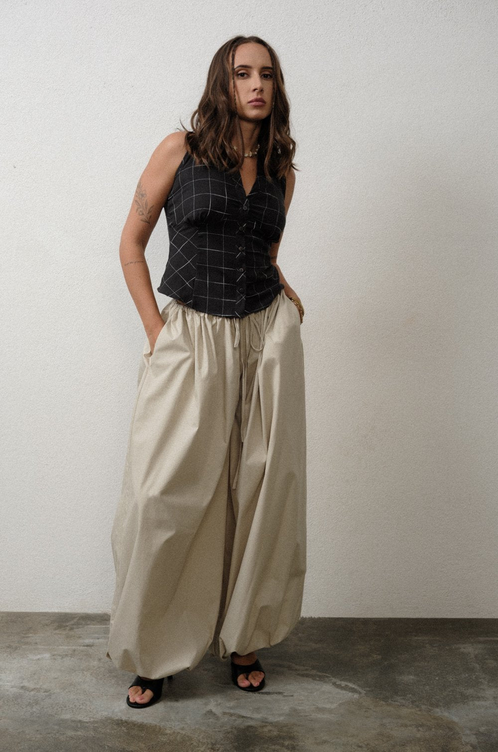 ELASTICATED BALLOON PANT - BEIGE