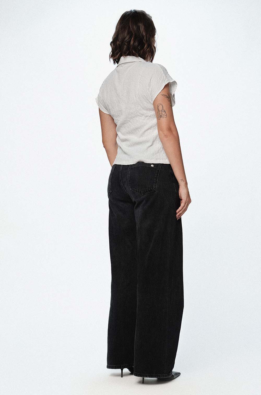SLEEVE DETAILED TOP - WHITE
