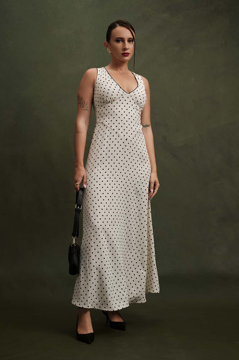NECKLINE DETAILED MAXI