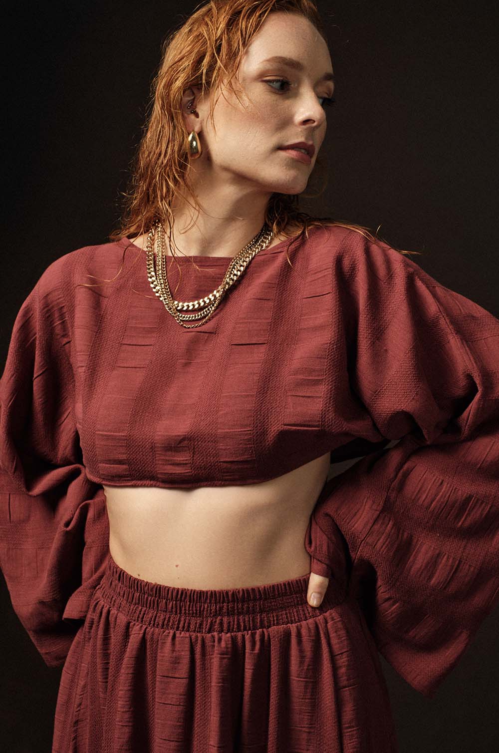 Barrel Sleeve Crop Top-Maroon