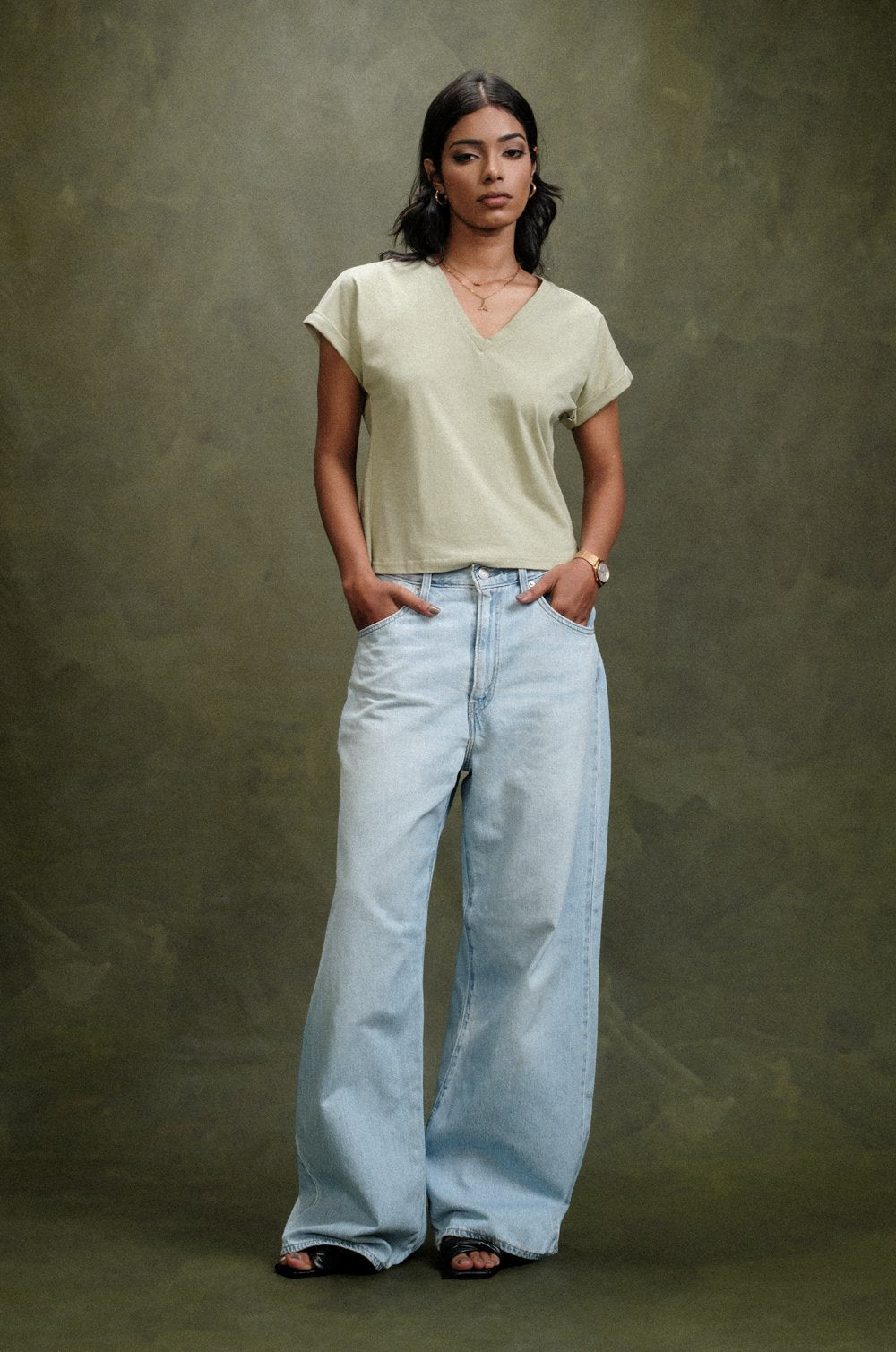 REGULAR V-NECK T-SHIRT - LIGHT GREEN