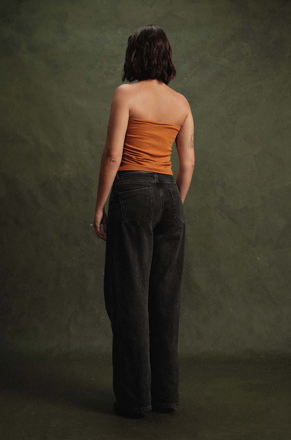 SIDE GATHERED HALTER TOP