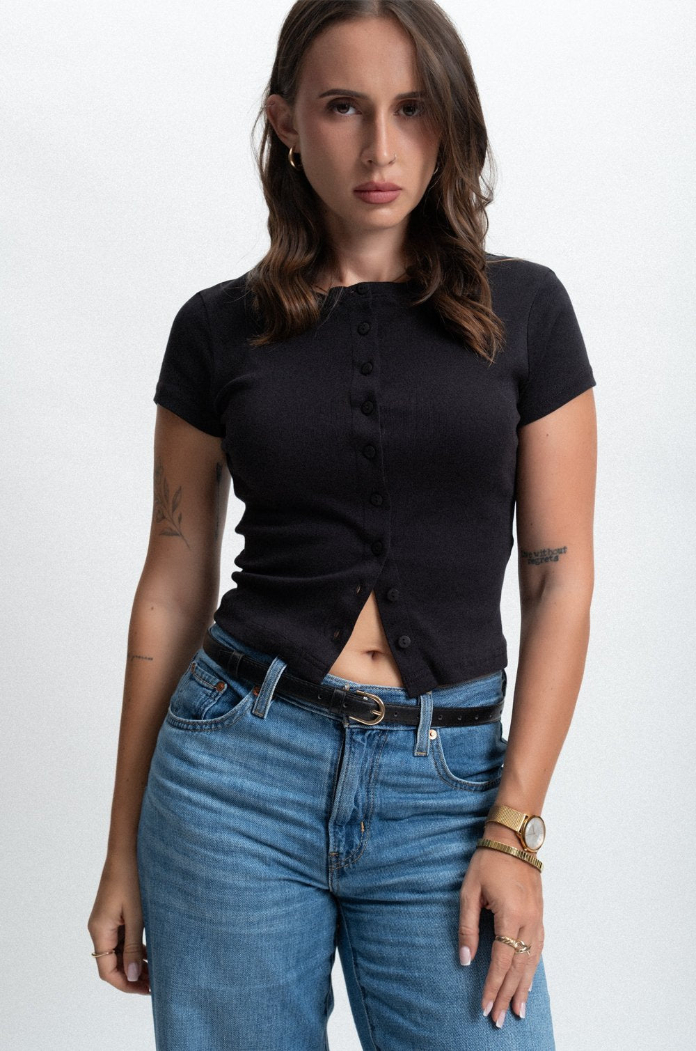 SHORT SLEEVE BUTTON FRONT TOP - BLACK