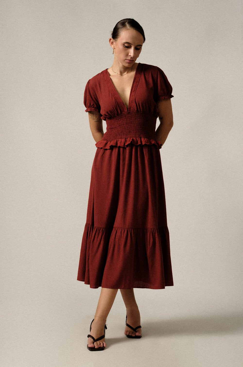 SMOCKED WAIST MIDI DRESS - MAROON